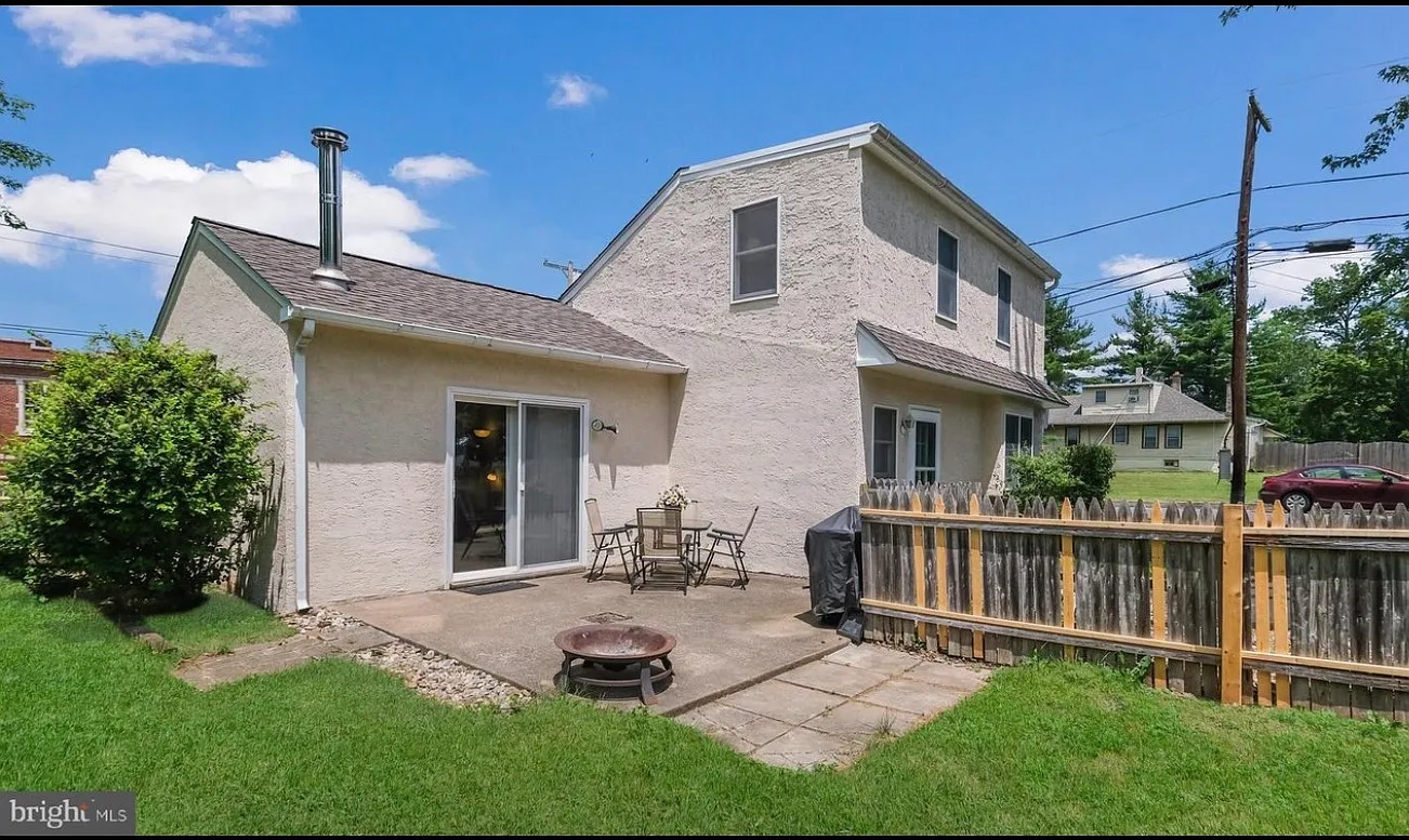 2 bed, 1364 sqft, $2,500 — Photo 1