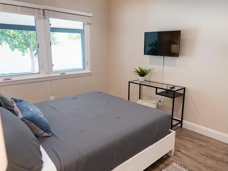 6156 Morella Ave — Photo 41