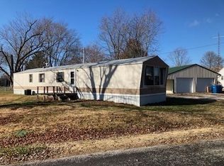 801 Fairground Ave, Newton, IL 62448