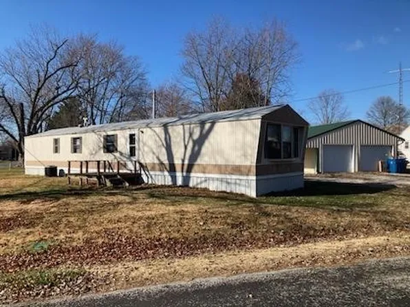 801 Fairground Ave, Newton, IL 62448