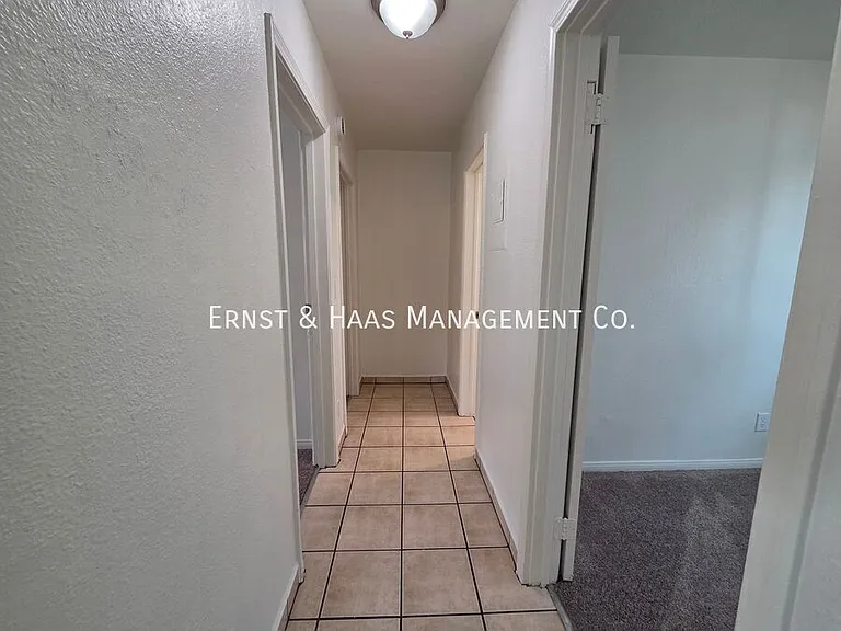 2035 Pine Ave #7 — Photo 8