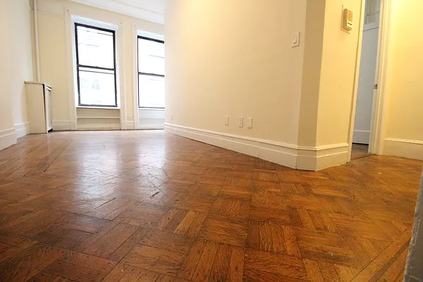 Rented by Luxor Homes & Investment Realty | media 12