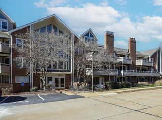 1033 Wilton Royal Dr APT 301, Saint Louis, MO