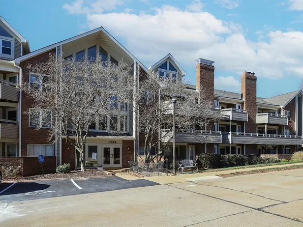 1033 Wilton Royal Dr APT 301, Saint Louis, MO 63146