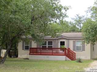 200 Mil Encinos, Adkins, TX 78101