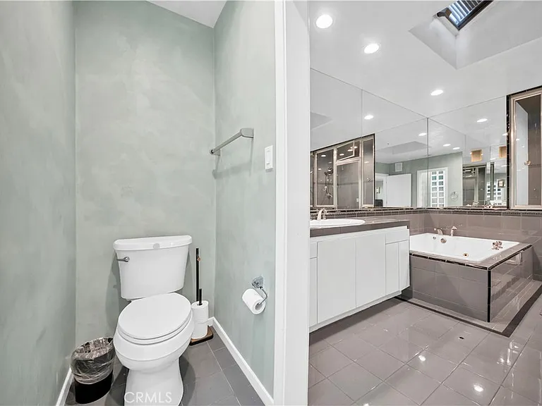 2500 Benedict Canyon Dr — Photo 13