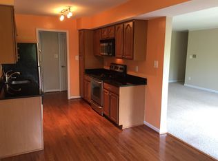 3330 Spring Ln APT D32, Falls Church, VA 22041