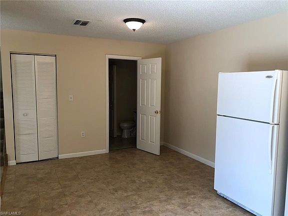 5th image of 5220 Cedarbend Dr APT 1