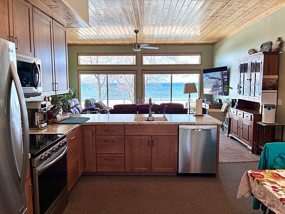 3rd image of 8558 N Point Shores Rd