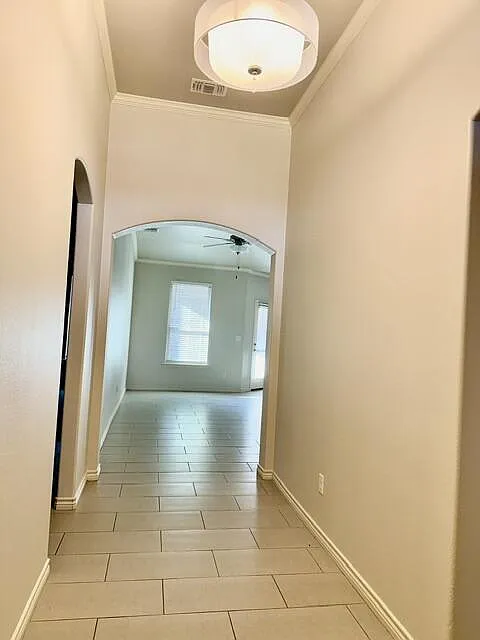 3 bed, 2.0 bath, 1653 sqft, $2,200 — Photo 4