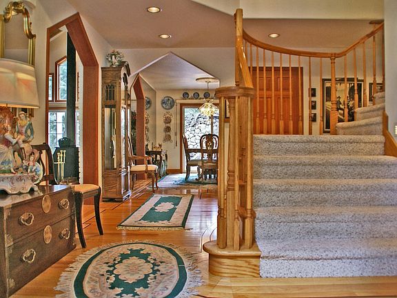 Entry Hall & Staircase