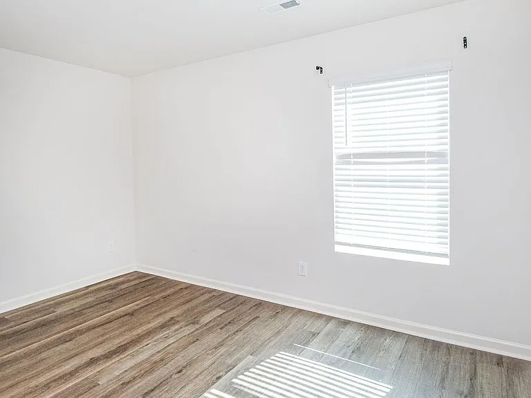 121 Maple Spring Trl — Photo 17