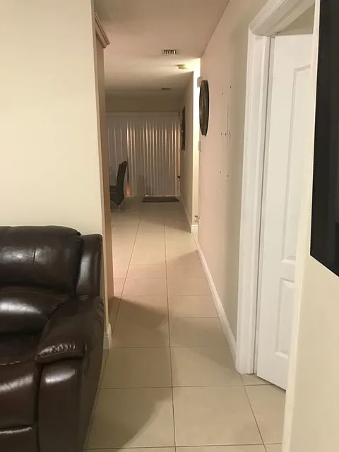 2 bed, 851 sqft, $2,700 — Photo 3