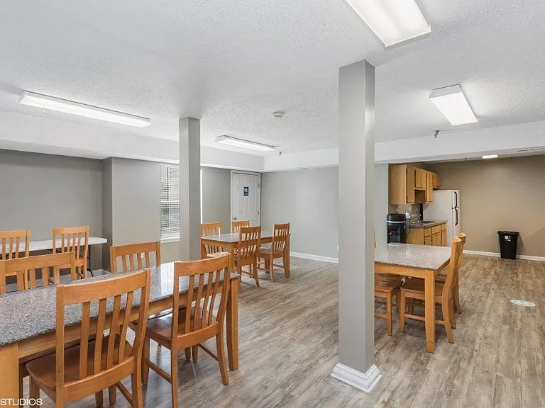 Lexington Commons — Photo 37