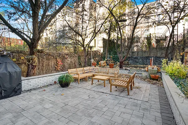 Rented by Twyford Real Estate | media 31