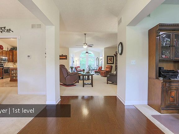 3rd image of 481 Greenlawn Dr
