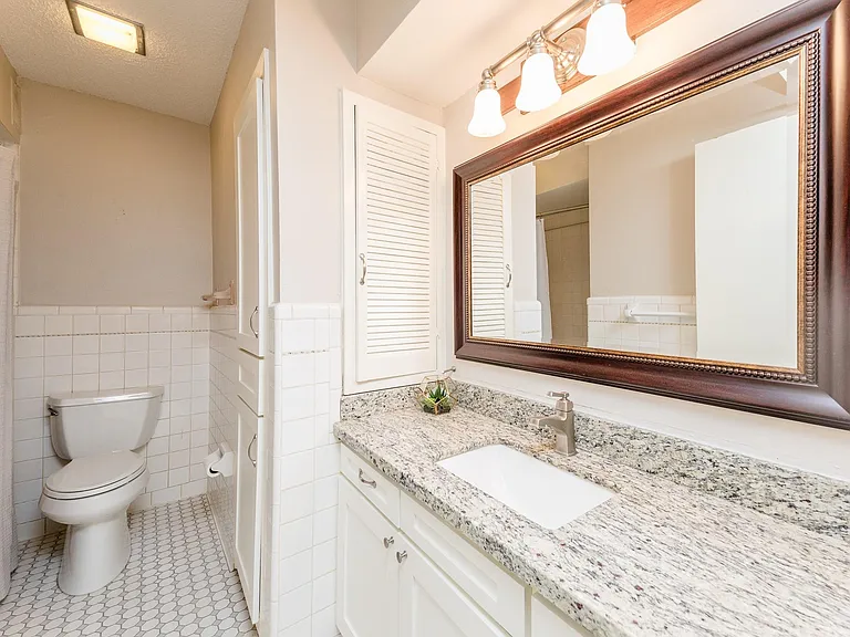 3809 N Braeswood Blvd #9 — Photo 16
