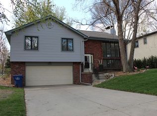 6331 Skylark Ln, Lincoln, NE 68516