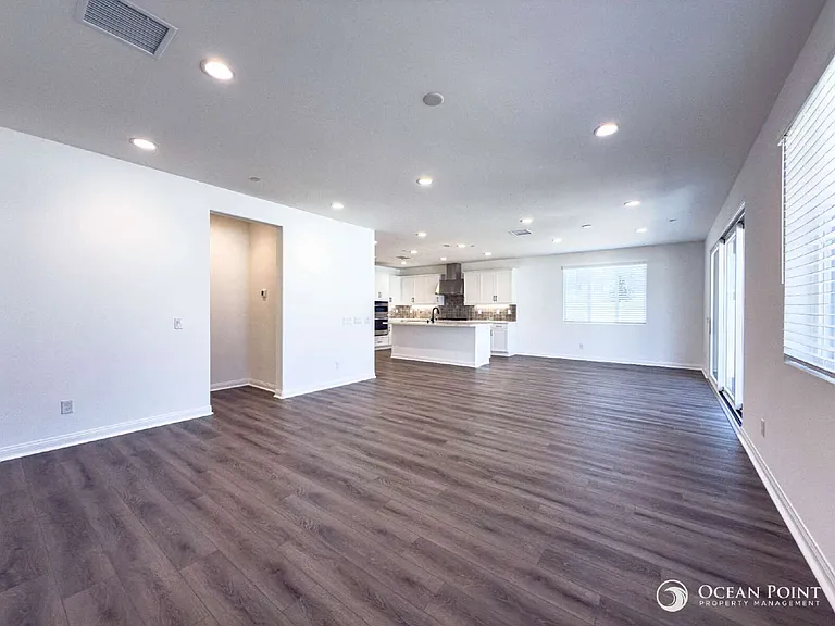405 Wisteria St — Photo 7