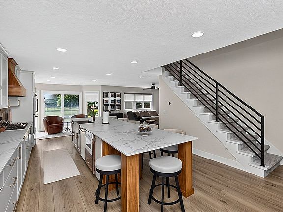 5th image of 504 3rd Ave NW