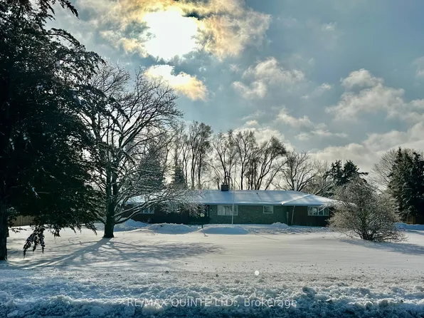 25 Singleton St, Brighton, ON K0K 1H0