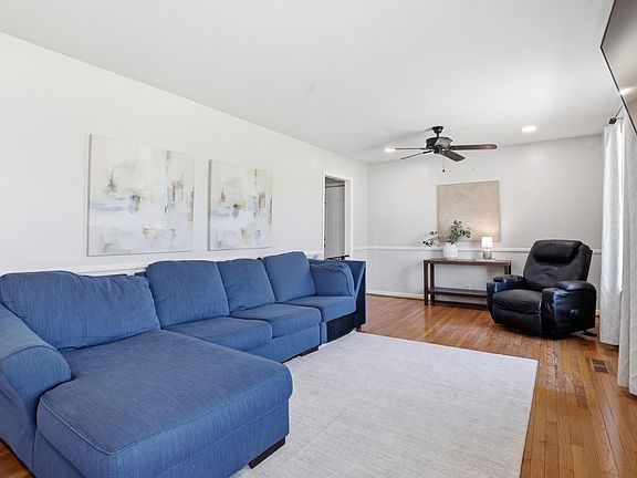 4th image of 133 Chiroc Rd