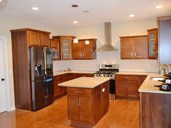 3rd image of 7898 Port Hope Dr