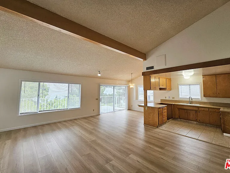 2251 Maurice Ave — Photo 16