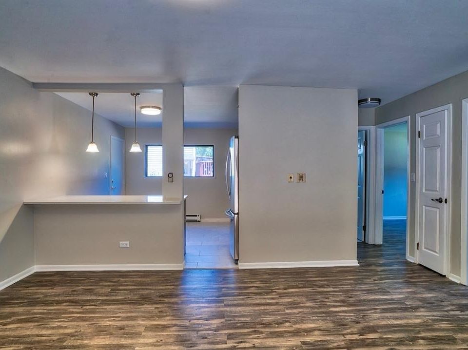 2nd image of 230 Circle Ave APT 1E