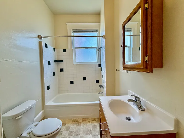 331 Octavia St #19 — Photo 8