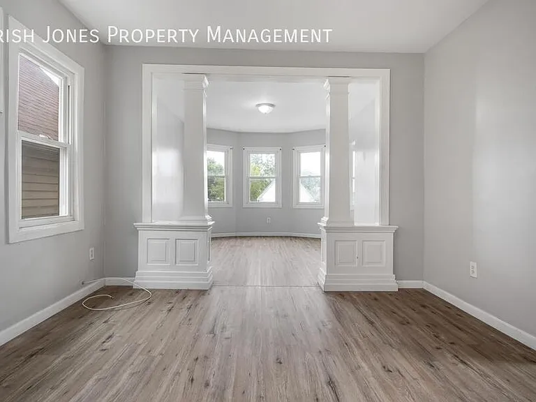 529 Winslow Ave #UPPER — Photo 9