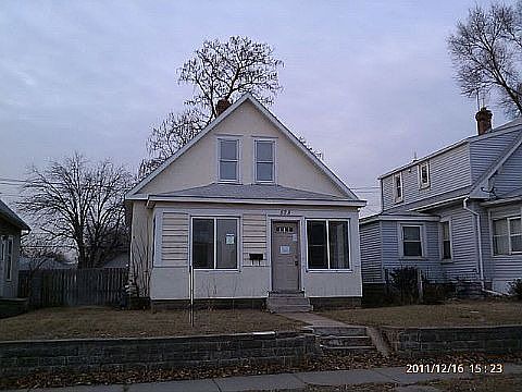 1st image of 528 1st Ave S