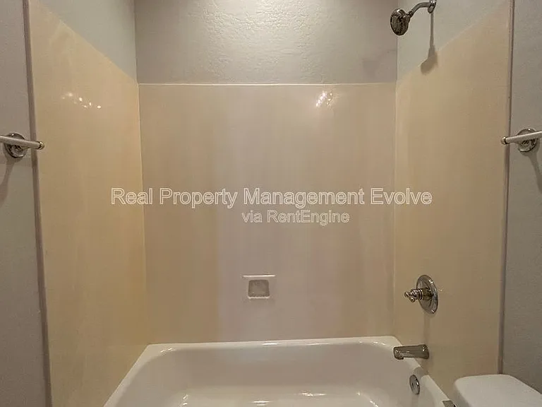 9707 S 45th Ave — Photo 26