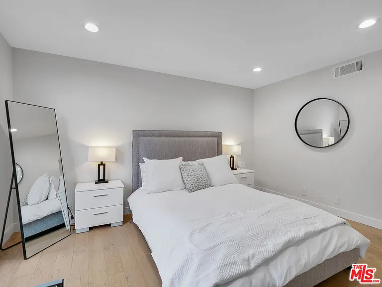 1134 Alta Loma Rd #203 — Photo 18