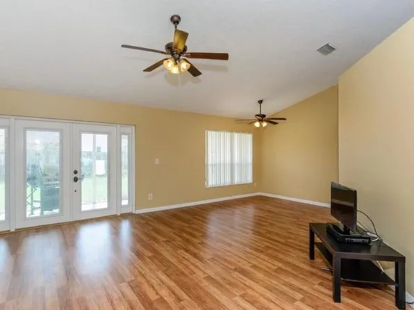 1502 Bay View St, Tarpon Springs, FL 34689