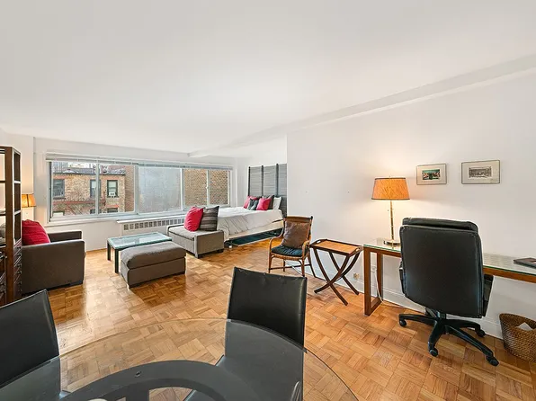 240 E 55th St APT 5C, New York, NY 10022