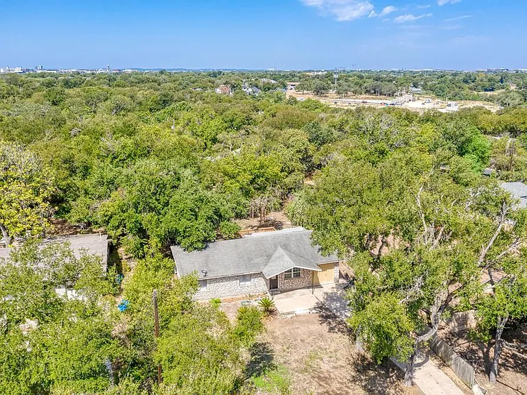 6300 Betty Cook Dr — Photo 39
