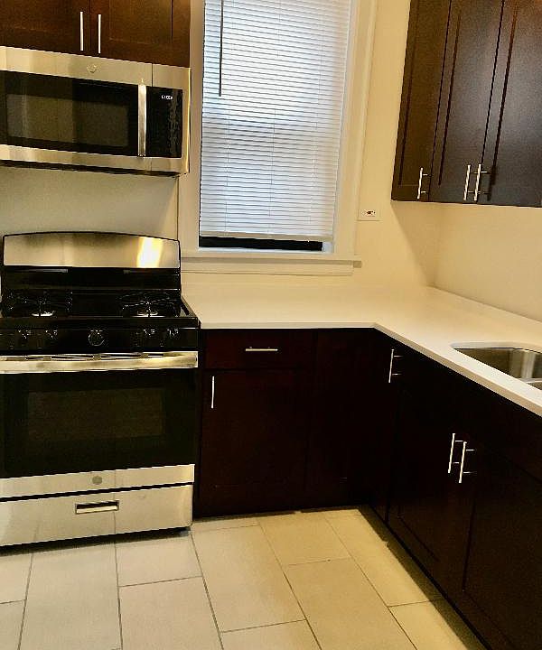 1st image of 3159 N Hudson Ave APT E3