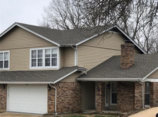 1020 Ridgeway Meadow Dr, Ballwin, MO 63021