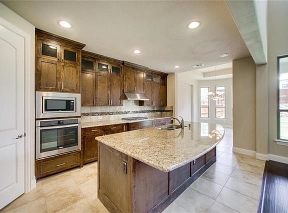 4th image of 3815 Ozark Dr