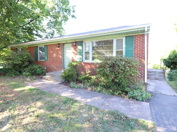 1031 Broad Hill Dr, Vinton, VA 24179