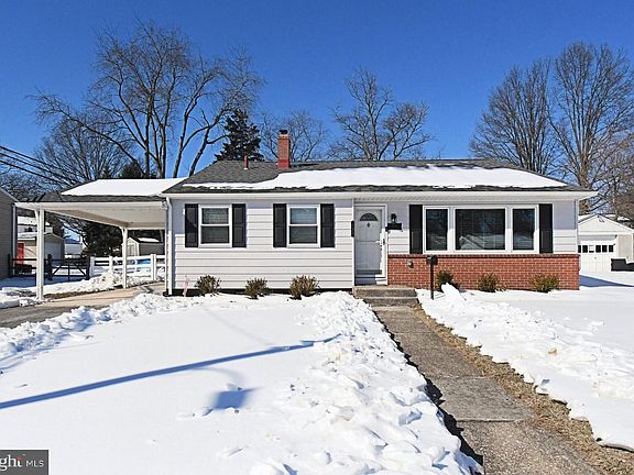 2nd image of 125 Colonial Ave W