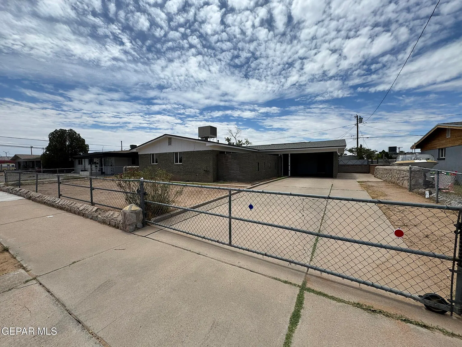 3 bed, 2.0 bath, 1326 sqft, $1,450 — Photo 2