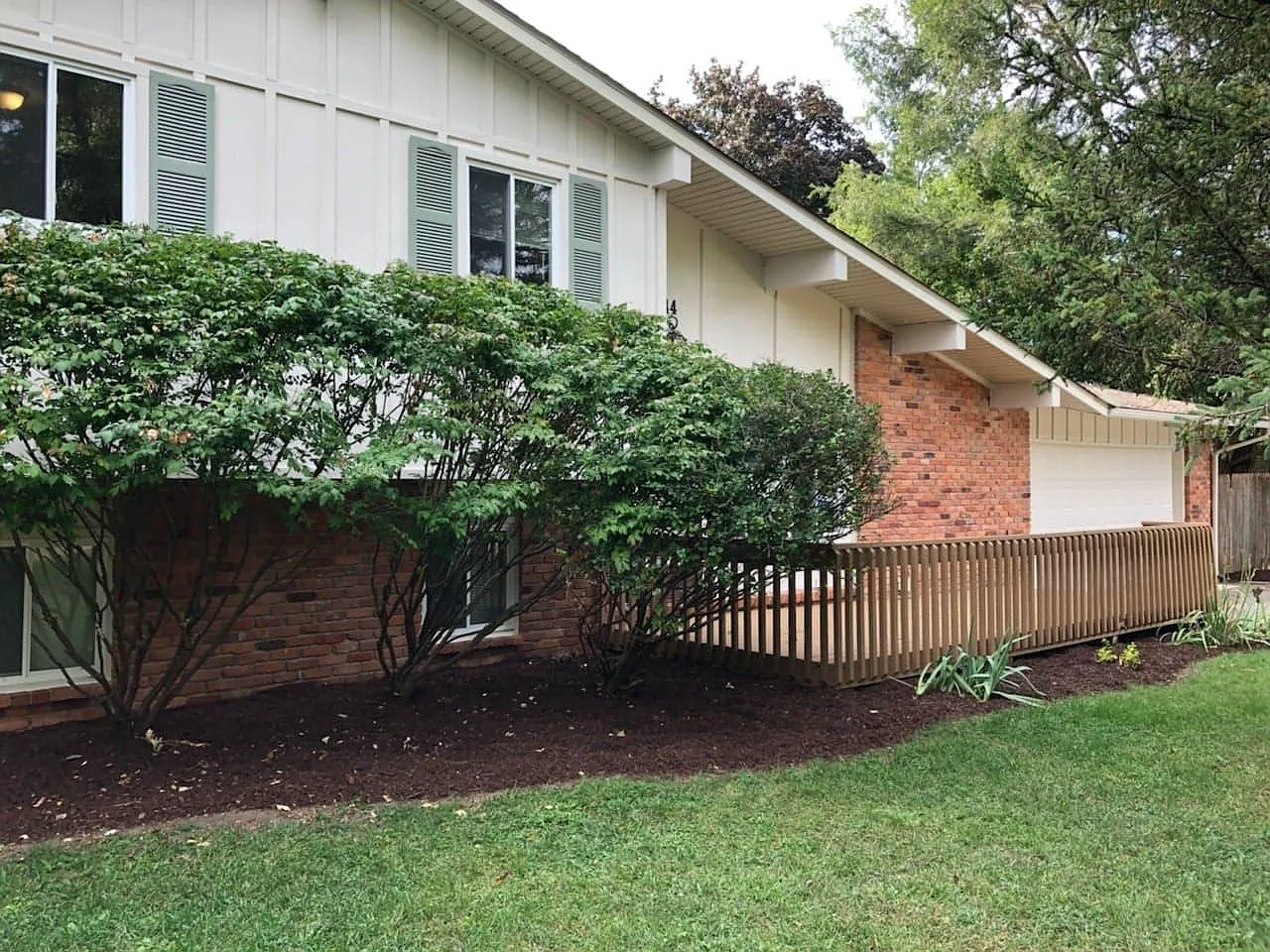 5044 Hollywood Ct photo 1