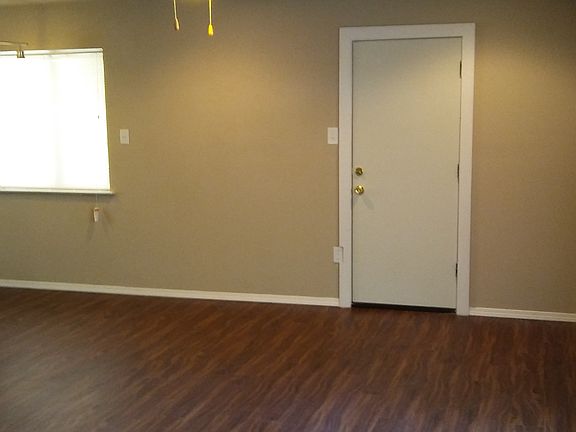 4th image of 318 Dorie St