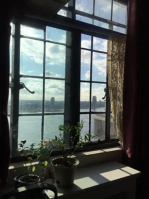 Rented by PLS International LLC | media 24
