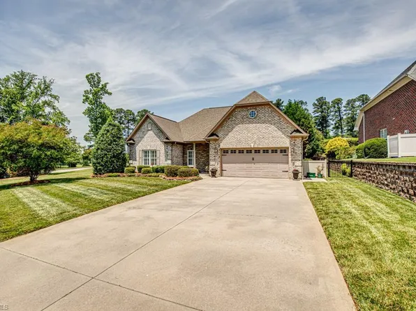 101 Sea Pines Dr, Winston Salem, NC 27107