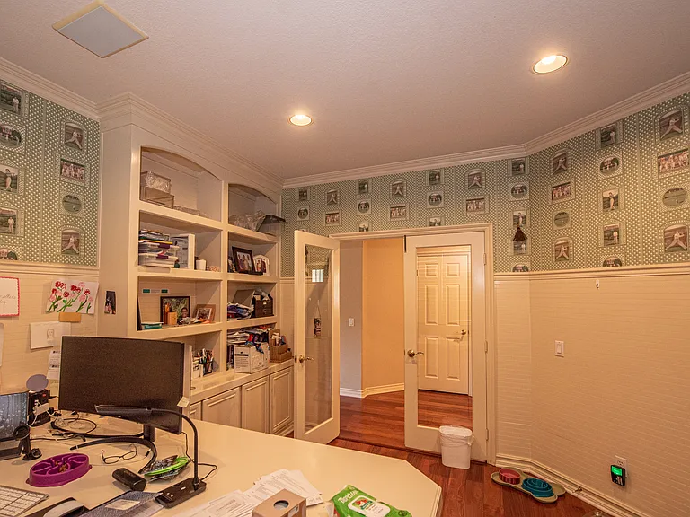 9774 Fox Valley Ct — Photo 32