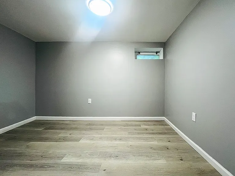 9 Rosedale Ave — Photo 3