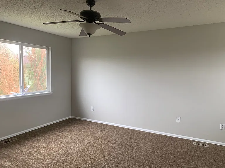 4899 Saddle Ridge Dr — Photo 6